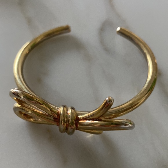 Bow 💝 Bangle - Picture 2 of 3